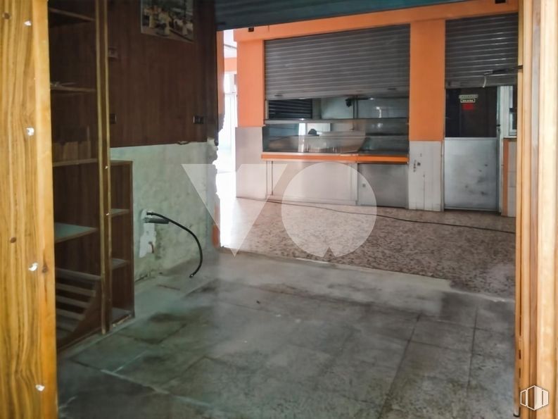 Retail for sale at Calle Concejo, Galapagar, Madrid, 28260 with window blind, flooring, floor, hardwood, plywood, wood stain, building material, plank and daylighting around