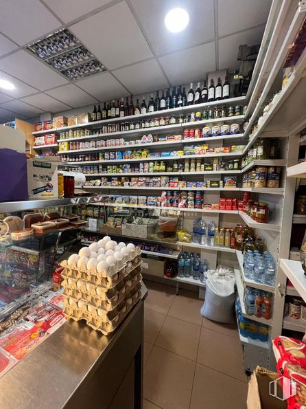 Local en venta en Calle Rojas Zorrilla, Alcalá de Henares, Madrid, 28805 con estante, estantería, comida, interiorismo, edificio, cliente, tienda, venta al por menor, alimentos integrales y publicación alrededor