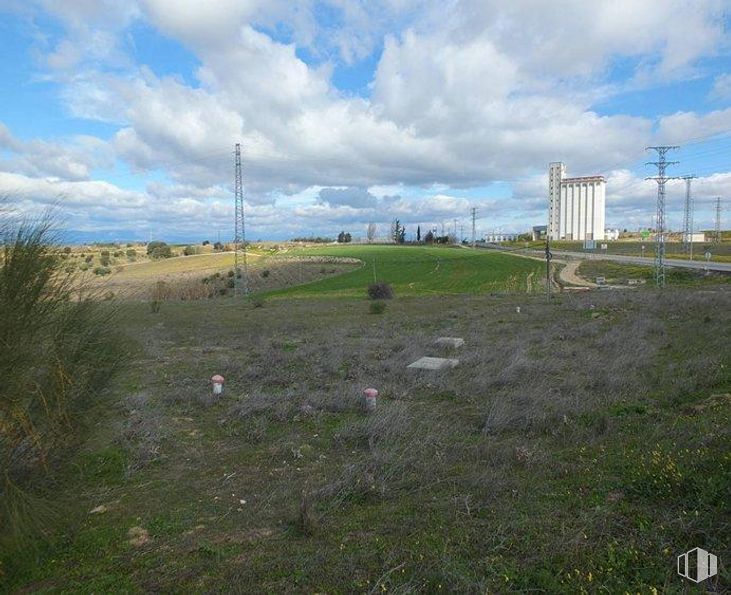 Land for sale at Calle Camino de Brunete, Navalcarnero, Madrid, 28600 with building, cloud, sky, natural landscape, land lot, grass, plant, grassland, electricity and plain around