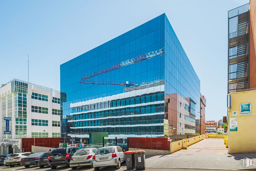 Oficina en alquiler en Calle Valentín Beato, San Blas - Canillejas, Madrid, 28037 con coche, edificio, cielo, neumático, propiedad, rueda, ventana, vehículo, diseño urbano y bloque de torres alrededor