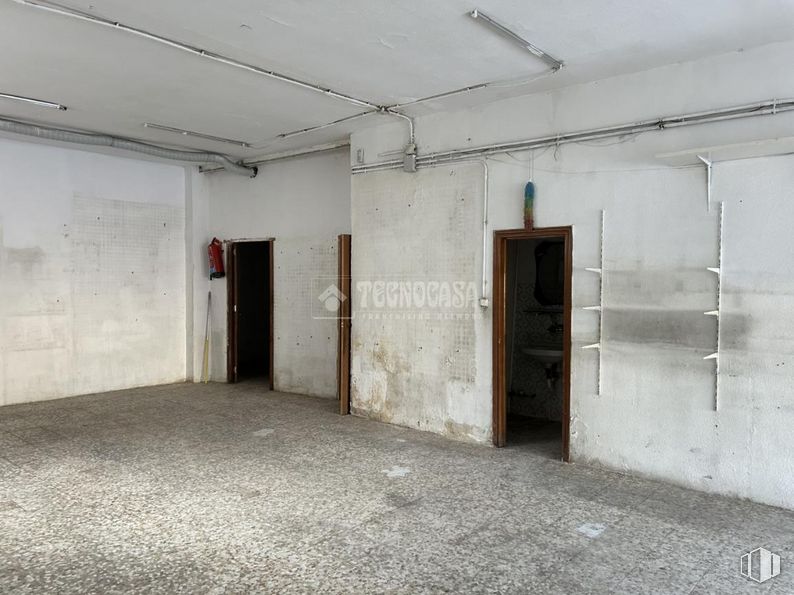 Local en alquiler en Carretera Mejorada, San Fernando de Henares, Madrid, 28830 con puerta, accesorio, suelo, suelos, inmobiliario, hall, edificio, techo, material compuesto y hormigón alrededor