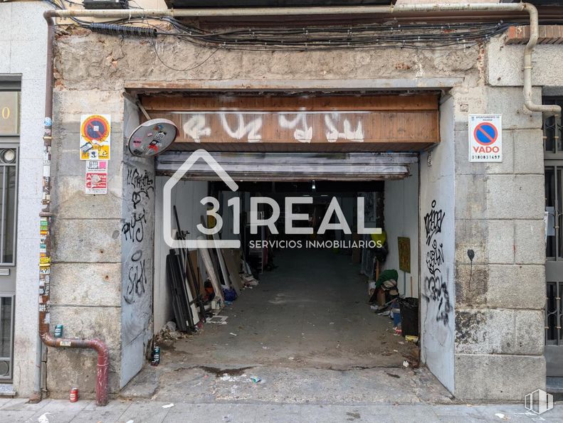 Local en venta en Calle Ballesta, Centro, Madrid, 28004 con accesorio, fuente, fachada, carretera, material de construcción, gas, ladrillo, ciudad, arte y superficie de la carretera alrededor