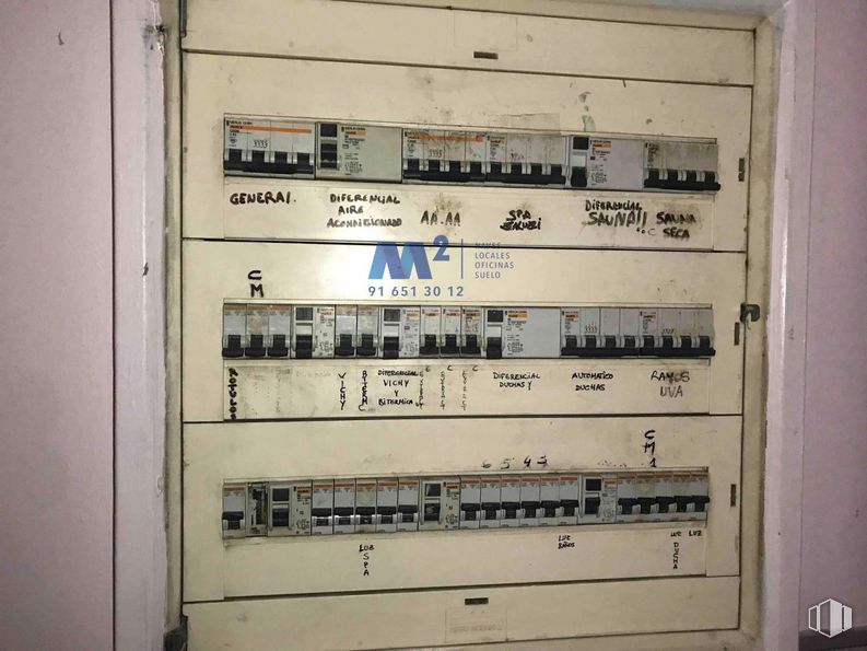 Local en alquiler en Zona centro, Alcobendas, Madrid, 28100 con electricidad, panel de control, cableado eléctrico, gas, fuente, máquina, tecnología, suministro eléctrico, ingeniería electrónica y temperatura alrededor