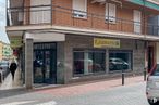 Local en alquiler en Calle Carabanchel, Getafe, Madrid, 28902 con coche, persona, edificio, luz de estacionamiento, ventana, accesorio, vehículo, neumático, puerta y matrícula del vehículo alrededor