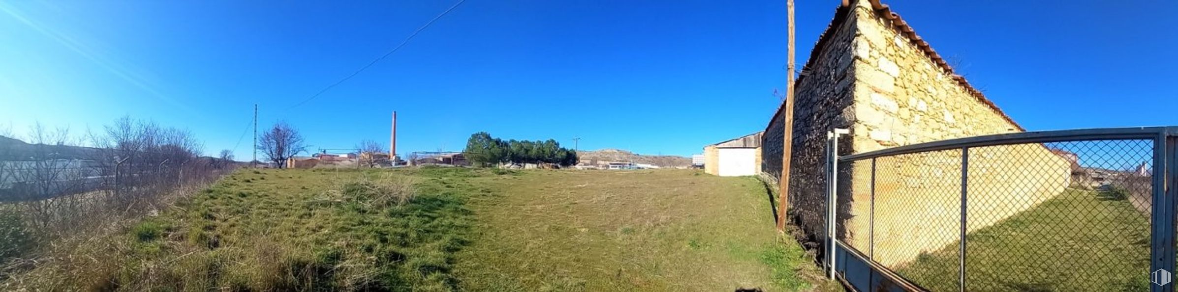 Land for sale at Carretera Arévalo, Segovia, 40000 with house, sky, plant, natural landscape, land lot, grass, landscape, slope, grassland and horizon around