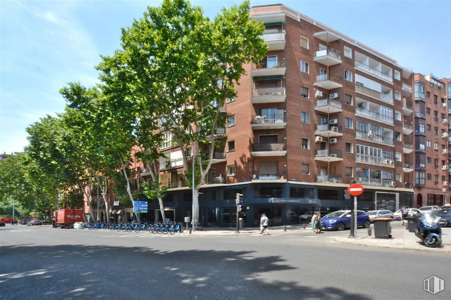 Local en venta en Paseo Santa María de la Cabeza, Arganzuela, Madrid, 28026 con coche, edificio, cielo, rueda, ventana, diseño urbano, vía pública, árbol, condominio y zona residencial alrededor