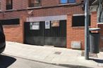 Retail for sale at Calle Doctor Cornago, Pozuelo de Alarcón, Madrid, 28223 with window, asphalt, road surface, brick, architecture, brickwork, wall, residential area, sidewalk and facade around