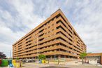 Local en alquiler en El Quiñón, Seseña, Toledo, 45223 con edificio, apartamento, material compuesto, edificio de gran altura, edificio comercial, condominio, sede, arquitectura brutalista, sede social y aparcamiento alrededor