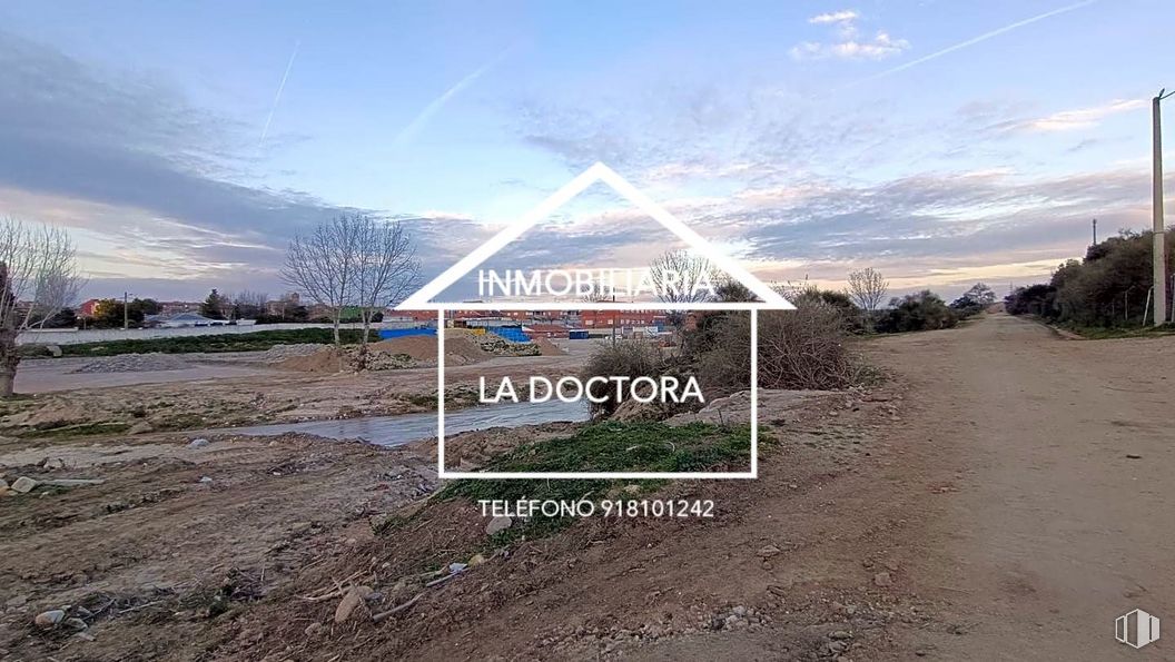 Suelo en venta en Paseo Estación, Villamanta, Madrid, 28610 con cielo, nube, ecorregión, asfalto, pendiente, llano, paisaje, paisaje natural, hierba y superficie de la carretera alrededor