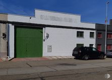 Industrial for rent at Calle Río Alberche, 6, Humanes de Madrid, Madrid, 28970 with car, door, building, automotive parking light, wheel, tire, sky, window, vehicle and asphalt around