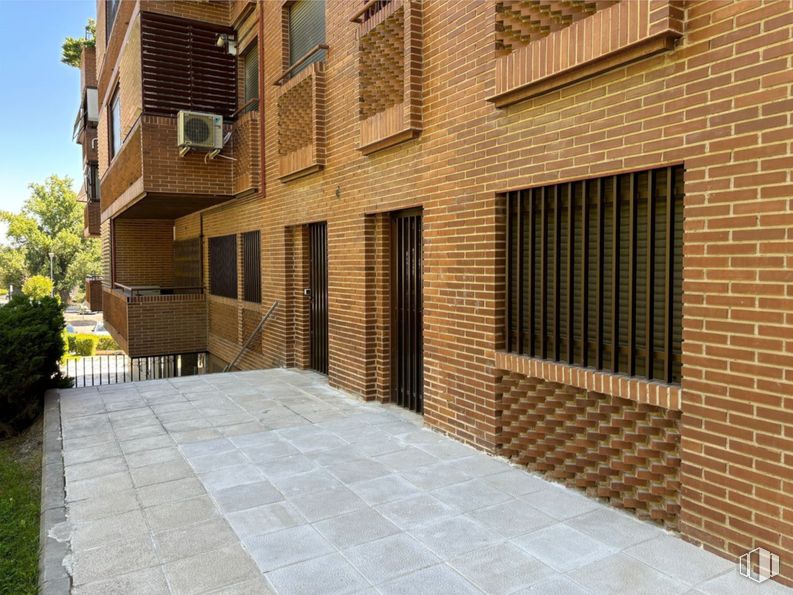 Oficina en alquiler en Calle Berlín, 4, Pozuelo de Alarcón, Madrid, 28224 con ventana, puerta, casa, pared, apartamento, arquitectura, diseño urbano, material compuesto, ladrillo y condominio alrededor