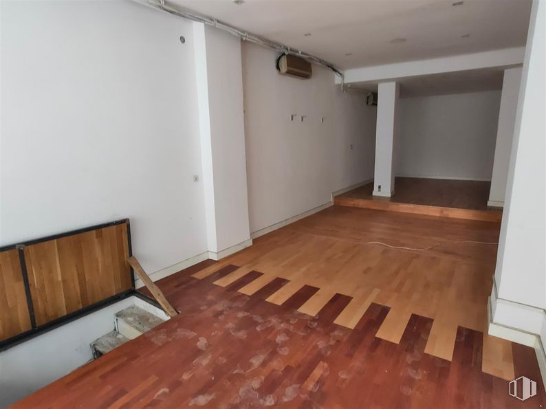 Local en venta en Calle Cavanilles, Retiro, Madrid, 28007 con marrón, accesorio, madera, tinte para madera, suelos, suelo, madera dura, barniz, suelo laminado y tablón alrededor