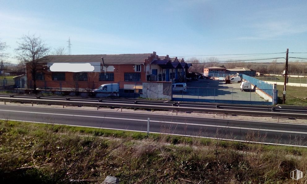 Nave en alquiler y venta en Calle Ronda de la Fuente, Paracuellos de Jarama, Madrid, 28860 con edificio, camión, cielo, planta, pista, asfalto, material rodante, lote de tierra, modo de transporte y nube alrededor