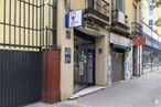 Retail for sale at Calle Guzmán el Bueno, 58, Chamberí, Madrid, 28015 with window, building, road surface, neighbourhood, house, sidewalk, road, tree, facade and city around