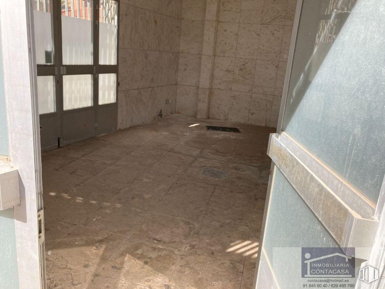 Local en alquiler en Calle Carrilejos, Colmenar Viejo, Madrid, 28770 con espejo, madera, edificio, pavimentos, piso, ventana, casa, accesorio, material compuesto y madera alrededor