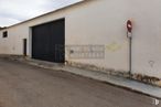 Industrial for sale at Casco urbano, Villamayor de Santiago, Cuenca, 16415 with door, sky, cloud, road surface, asphalt, land lot, fixture, plant, landscape and facade around