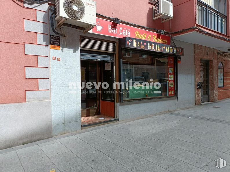 Local en venta en Alcorcón centro, Alcorcón, Madrid, 28921 con ventana, fachada, puerta, acera, ciudad, fuente, accesorio, superficie de la carretera, carretera y uso mixto alrededor