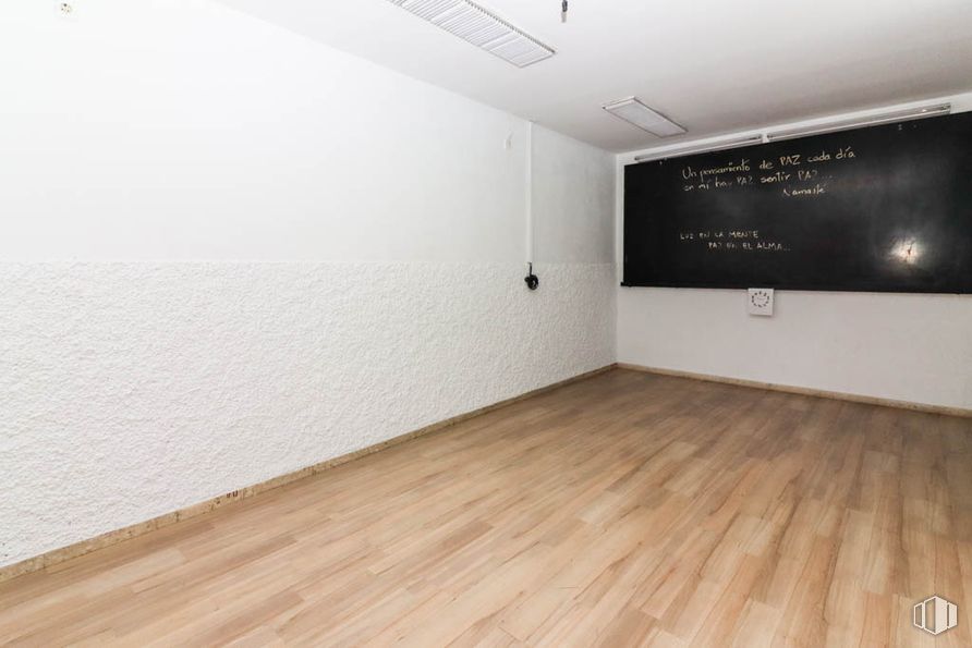 Local en venta en Calle Juan Álvarez Mendizábal, Moncloa - Aravaca, Madrid, 28008 con televisión, madera, edificio, hall, suelos, pared, arte, suelo laminado, tinte para madera y madera dura alrededor