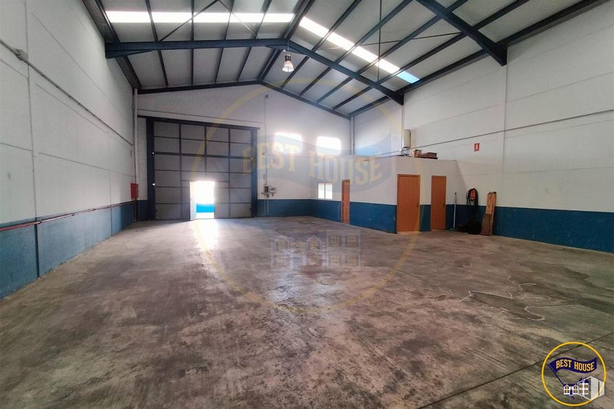 Industrial for sale at Polígono Industrial Sepes, Cuenca, 16004 with hall, building, field house, flooring, floor, ceiling, symmetry, space, wood and door around