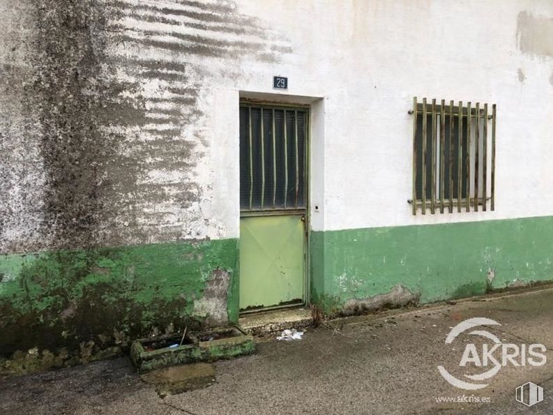 Industrial for sale at Carretera Ocaña, Noblejas, Toledo, 45350 with window, door, plant, building, land lot, fixture, asphalt, wood, road surface and tints and shades around