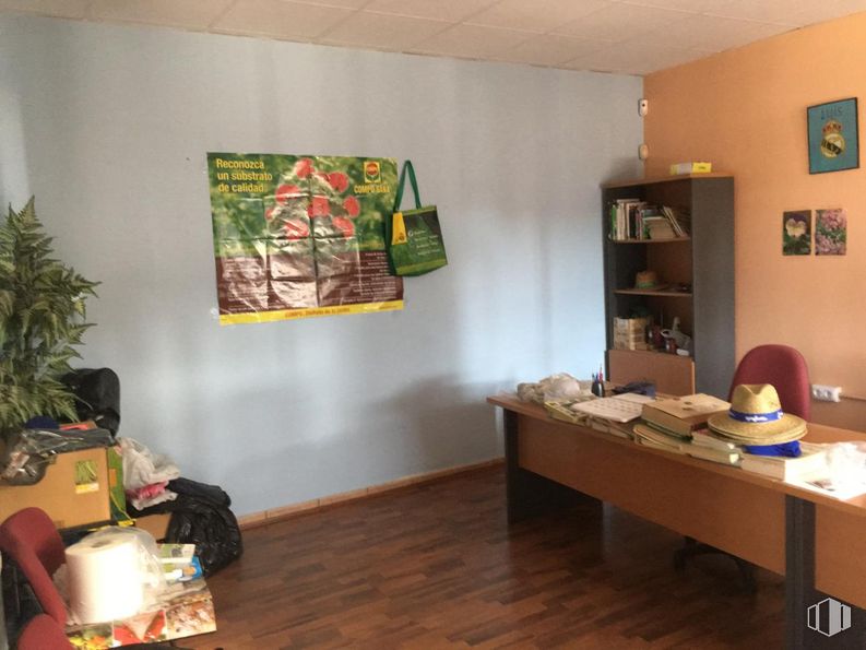 Industrial for sale at Carretera Navalpino, Polán, Toledo, 45161 with bookcase, luggage & bags, table, hat, packaged goods, picture frame, property, plant, building and houseplant around