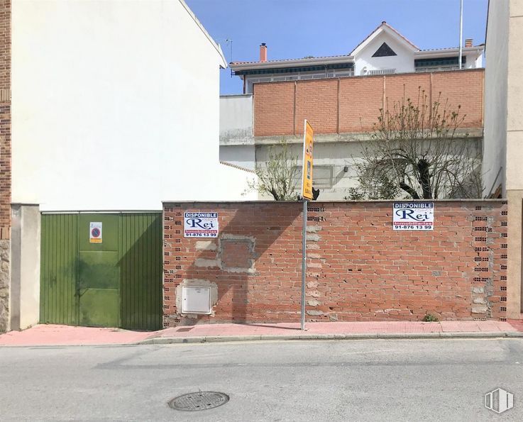 Suelo en venta en Casco urbano, Arganda del Rey, Madrid, 28500 con edificio, cielo, superficie de la carretera, asfalto, albañilería, accesorio, ladrillo, acera, fachada y inmobiliario alrededor