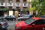 Retail for sale at Calle Andrés Mellado, 18, Chamberí, Madrid, 28015 with car, window, tire, wheel, land vehicle, vehicle, automotive lighting, building, motor vehicle and automotive design around