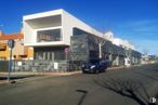 Retail for sale & for rent at Calle La Coruña, 2, Torrejón del Rey, Guadalajara, 19174 with car, building, sky, vehicle, urban design, asphalt, cloud, city, window and facade around