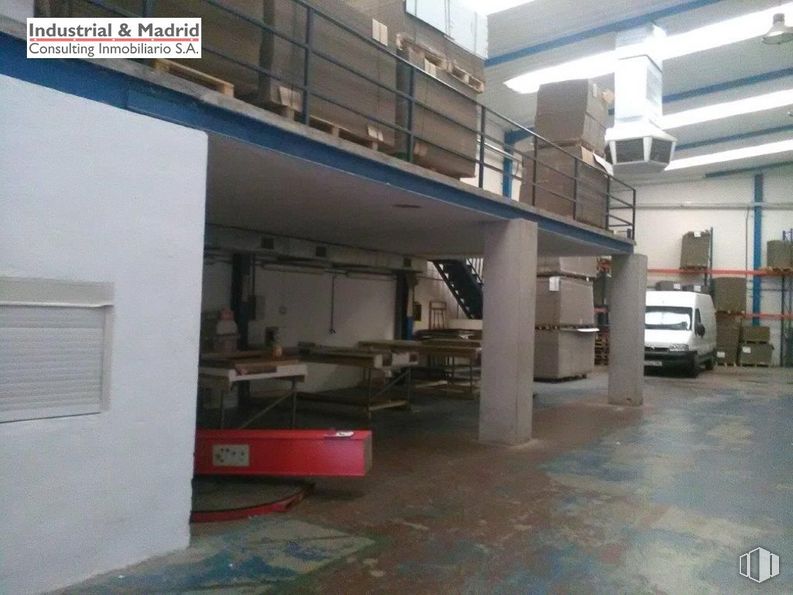 Industrial for sale at Calle Dublín, 5, Torres de la Alameda, Madrid, 28813 with table, car, building, tire, floor, flooring, engineering, machine, wheel and city around