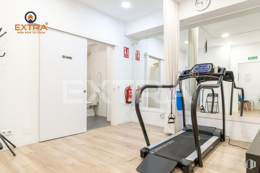 Local en venta en Avenida General Perón, Tetuán, Madrid, 28020 con cinta de correr, alumbrado, interiorismo, suelos, edificio, suelo, madera, gas, madera dura y servicio alrededor