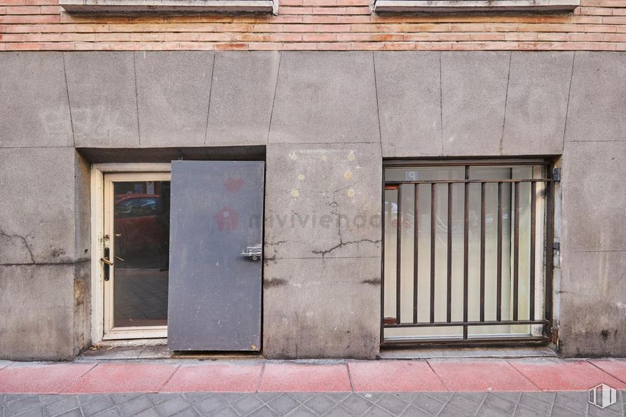 Local en venta en Calle Don Ramón de la Cruz, Salamanca, Madrid, 28001 con puerta, accesorio, madera, arquitectura, rectángulo, ladrillo, fachada, puerta de casa, tintes y sombras y simetría alrededor