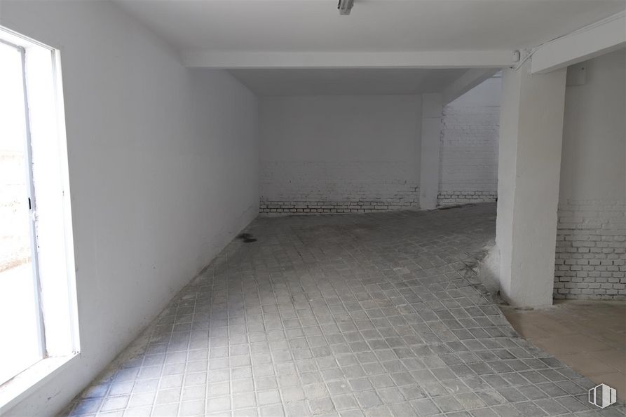 Nave en alquiler en Calle Garci-Nuño, 35, Tetuán, Madrid, 28029 con ventana, accesorio, edificio, suelo, suelos, material compuesto, material de construcción, sombra, hall y techo alrededor