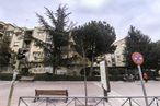 Retail for sale at Avenida Sierra, 55, San Sebastián de los Reyes, Madrid, 28700 with bench, building, traffic sign, plant, sky, cloud, window, fence, tree and house around