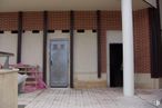 Retail for sale at Residencial Los Escobares, La Lastrilla, Segovia, 40196 with door, furniture, wood, flooring, fixture, facade, hardwood, brick, composite material and building around