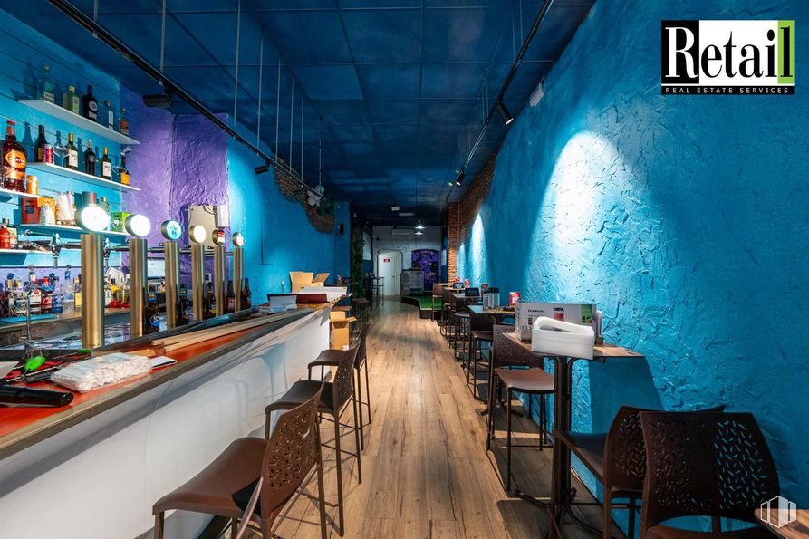 Retail for sale & for rent at Calle Hilarión Eslava, 44, Chamberí, Madrid, 28015 with chair, interior design, furniture, lighting, restaurant, bar, ceiling, pub, light fixture and bar stool around