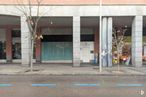 Retail for rent at Avenida Asturias, 57, Tetuán, Madrid, 28035 with building, road surface, asphalt, automotive parking light, public space, sidewalk, city, commercial building, gas and parking around