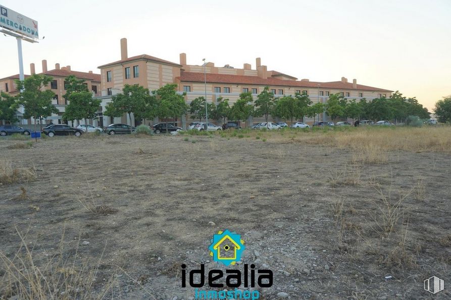 Suelo en venta en Zona La Montaña-Cortijo de San Isidro, Aranjuez, Madrid, 28300 con edificio, cielo, planta, propiedad, árbol, lote de tierra, ventana, diseño urbano, paisaje y hierba alrededor