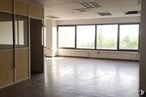 Office for rent at Zona Yucatán, Las Rozas de Madrid, Madrid, 28231 with window, cupboard, cabinetry, building, fixture, wood, shade, hall, floor, flooring, house and hardwood around