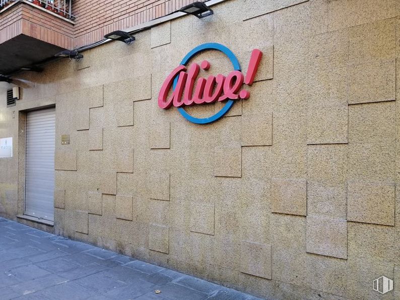 Local en alquiler en Calle Mariano Ron, 13, Getafe, Madrid, 28901 con madera, ladrillo, albañilería, fuente, superficie de la carretera, fachada, carretera, suelos, ventana y hormigón alrededor