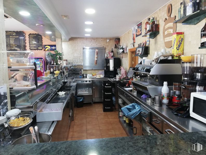 Local en venta en Calle Monte Aya, 24, Villa de Vallecas, Madrid, 28031 con horno microondas, comida, diseño automovilístico, alumbrado, interiorismo, edificio, aparato de cocina, encimera, televisión y cocina alrededor