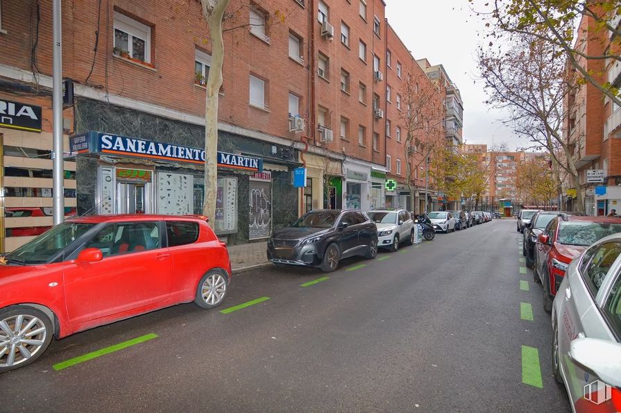 Local en venta en Calle Ramos Carrión, Chamartín, Madrid, 28002 con coche, neumático, rueda, vehículo terrestre, vehículo, planta, ventana, edificio, cielo y vehículo de motor alrededor