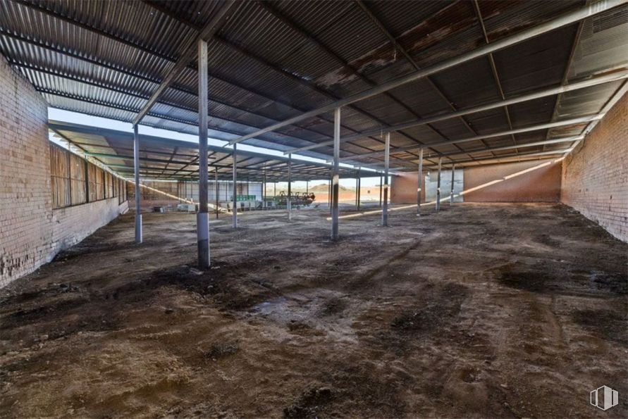 Industrial for sale at Calle Méntrida, s/n, Valmojado, Toledo, 45940 with wood, building, floor, beam, composite material, hall, landscape, roof, concrete and event around