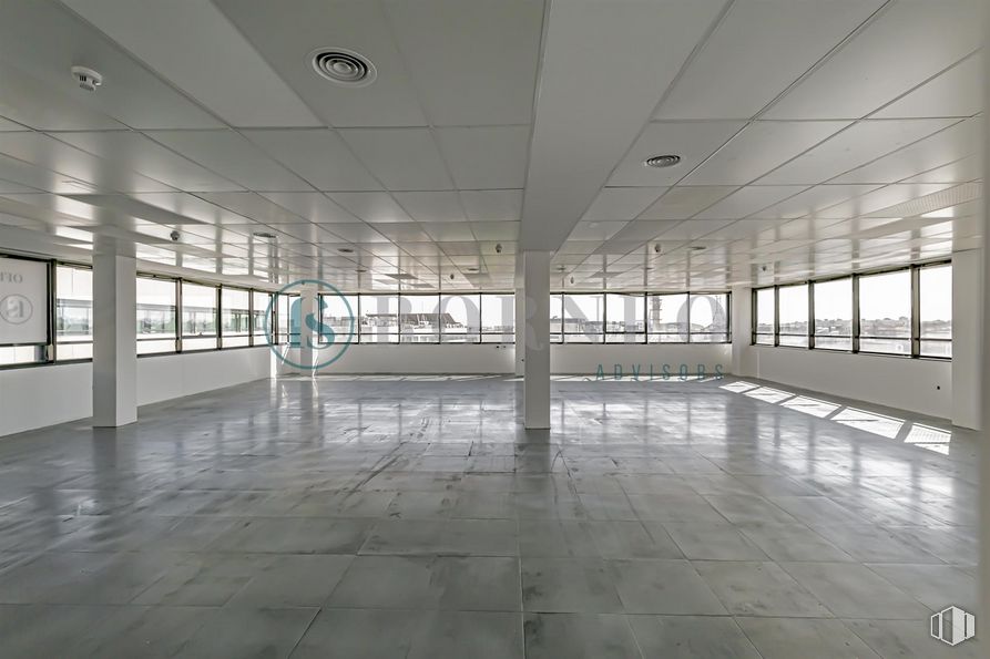 Oficina en alquiler en Calle Hermanos García Noblejas, 37 C, San Blas - Canillejas, Madrid, 28037 con accesorio, hall, suelo, suelos, vidrio, techo, edificio, material transparente, evento y aluminio alrededor