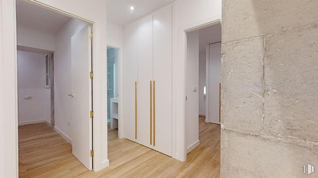 Oficina en alquiler y venta en Calle Maldonado, Salamanca, Madrid, 28006 con edificio, puerta, accesorio, hall, madera, casa, suelos, suelo, tinte para madera y madera dura alrededor