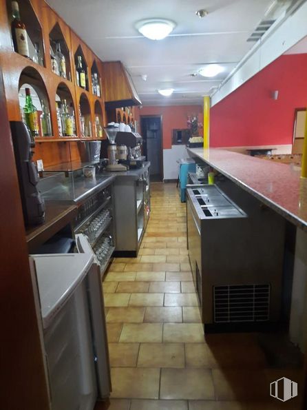 Local en alquiler y venta en Calle Santa Teresa, Gálvez, Toledo, 45164 con propiedad, encimera, ebanistería, aparato de cocina, interiorismo, cocina, suelo, suelos, electrodoméstico y madera alrededor