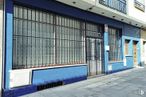 Retail for sale & for rent at Zona centro, Mocejón, Toledo, 45270 with window, facade, wood, road surface, tints and shades, building, fixture, electric blue, sidewalk and city around