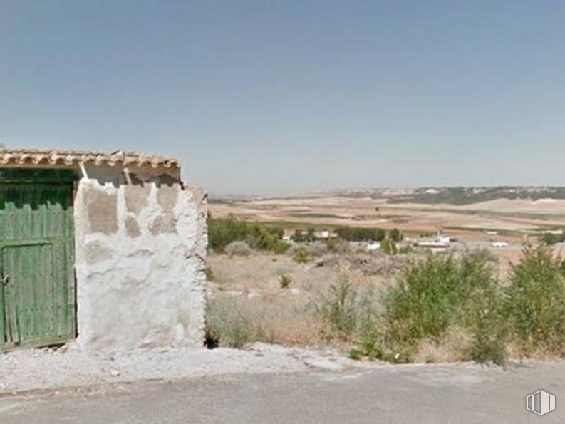 Land for sale at Calle Calvario, 23, La Guardia, Toledo, 45760 with door, sky, plant, natural environment, land lot, landscape, plain, grass family, horizon and grassland around