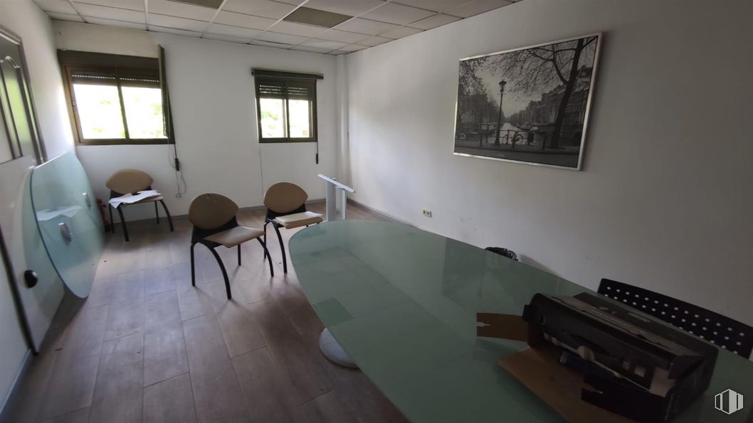 Industrial for rent at Calle Hierro, Torrejón de Ardoz, Madrid, 28850 with chair, window, picture frame, interior design, furniture, flooring, floor, ceiling, table and room around