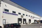 Industrial for sale at Calle Moreras, 1, Ciempozuelos, Madrid, 28350 with car, window, building, tire, automotive parking light, wheel, sky, vehicle, automotive tire and door around