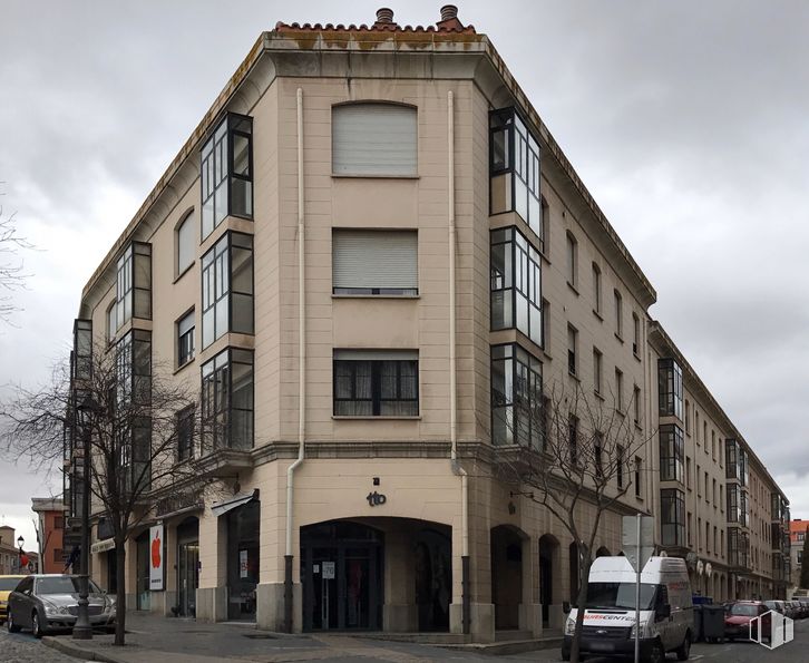 Office for sale & for rent at Calle Duque de Alba, 13, Ávila, 05001 with window, building, fixture, tower block, sky, condominium, urban design, residential area, neighbourhood and material property around